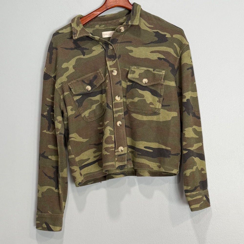 Altar'd State Camo Ribbed Corduroy Cropped Shacket ‎ Medium